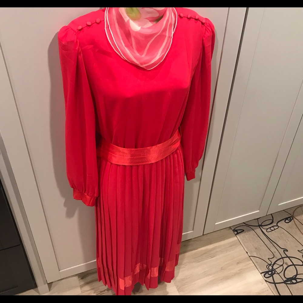 VTG Fuchsia Pleated Dress SZ M/L